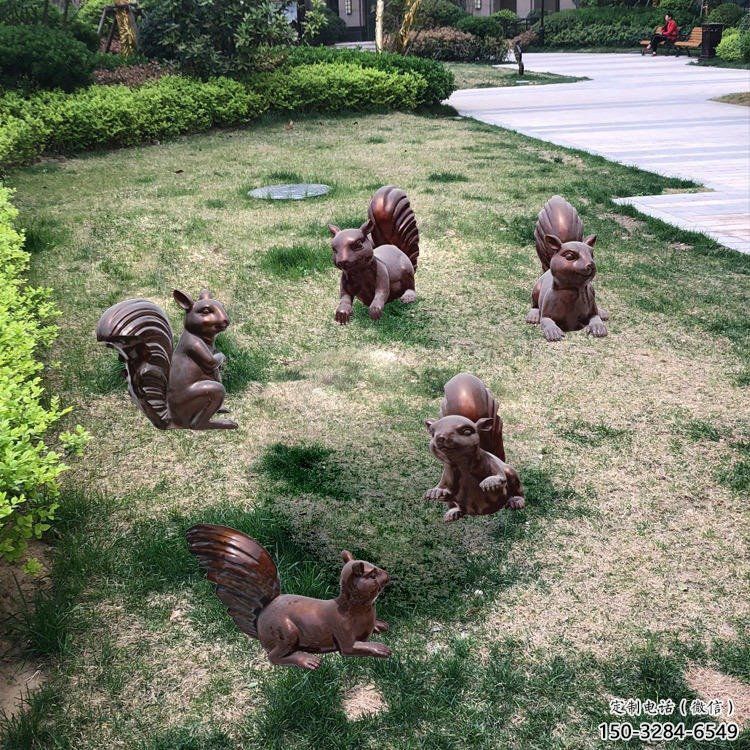 銅松鼠雕塑廠家，動物景觀擺件，仿古元素設計 (2)