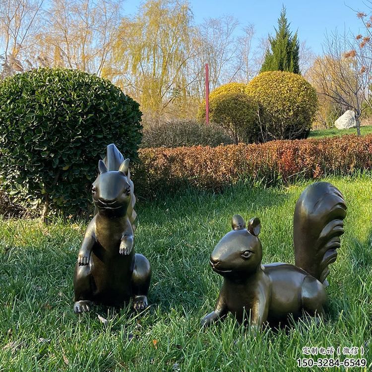 銅松鼠雕塑廠家，動(dòng)物景觀擺件，仿古元素設(shè)計(jì) (6)