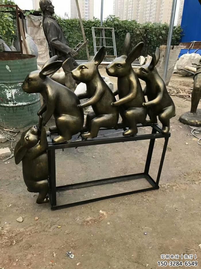 園林老鼠雕塑，噴漆運動雕塑，網格形式