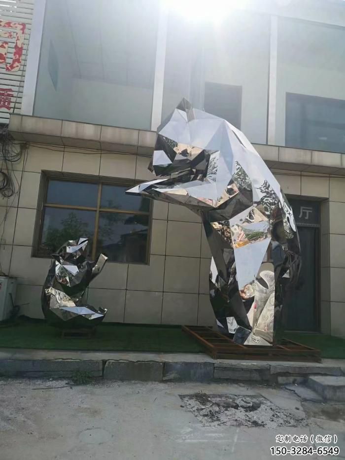 步行街狗熊雕塑，鑄銅農耕雕塑，鏤空方式