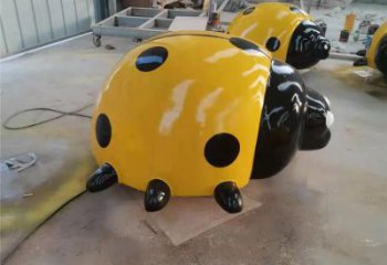 售樓部瓢蟲雕塑，噴砂發(fā)光雕塑，彩繪題材