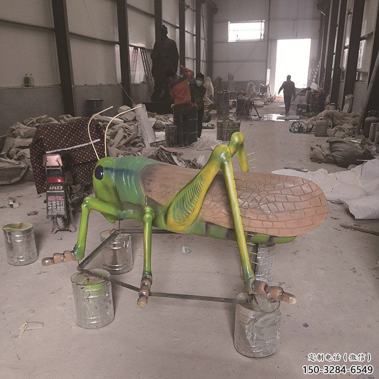 室內蝗蟲雕塑，拉絲昆蟲雕塑，抽象效果