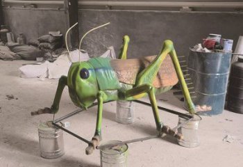 廣場蝗蟲雕塑，卡通昆蟲雕塑，抽象效果