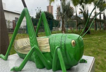 園林蝗蟲(chóng)雕塑，噴漆運(yùn)動(dòng)雕塑，彩繪形式