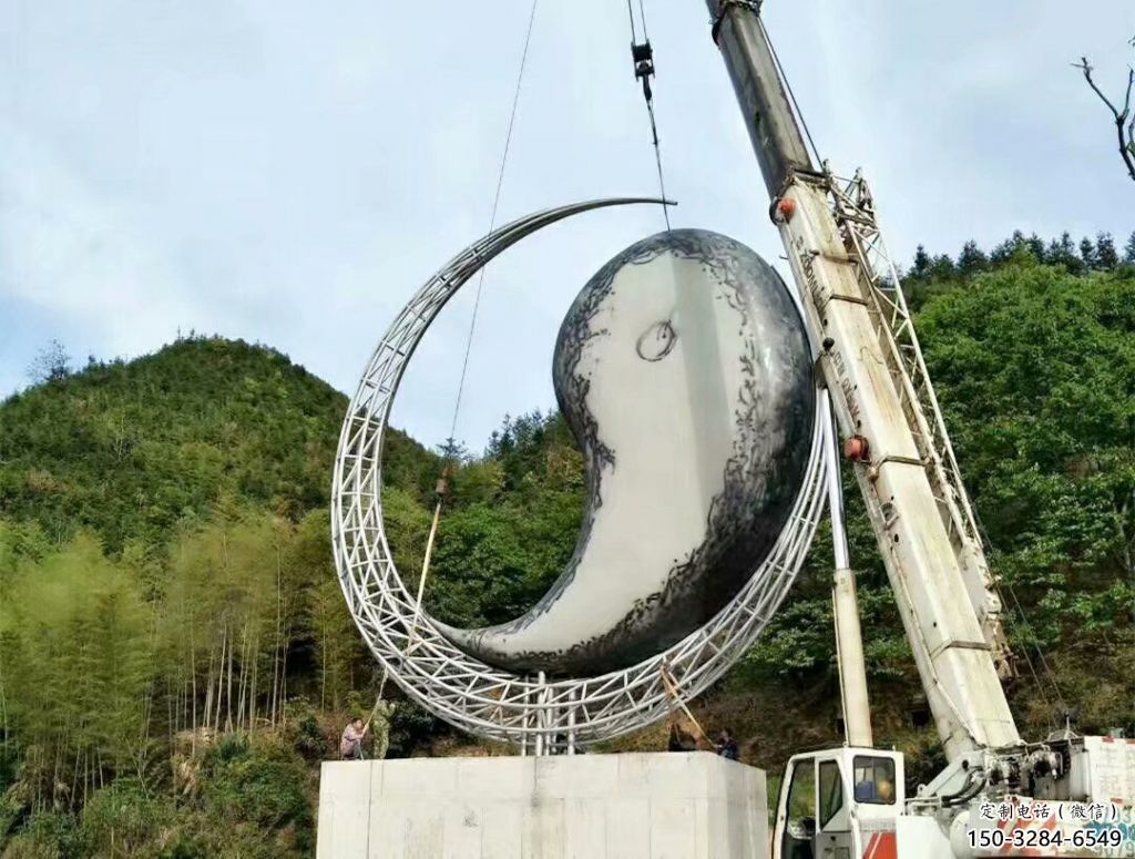 大型月亮雕塑，鍍銅景觀雕塑，鏡面工藝