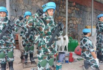 鑄銅武警雕塑 黃銅警察雕塑 步行街戰士雕塑