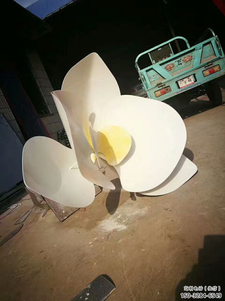 仿真蘭花雕塑 電鍍現代玉蘭花雕塑 部隊雕塑