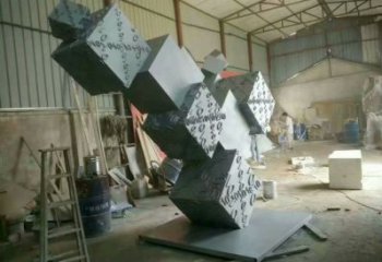 戶外幾何體雕塑廠家，廣場(chǎng)雕塑，不銹鋼幾何體雕塑訂做