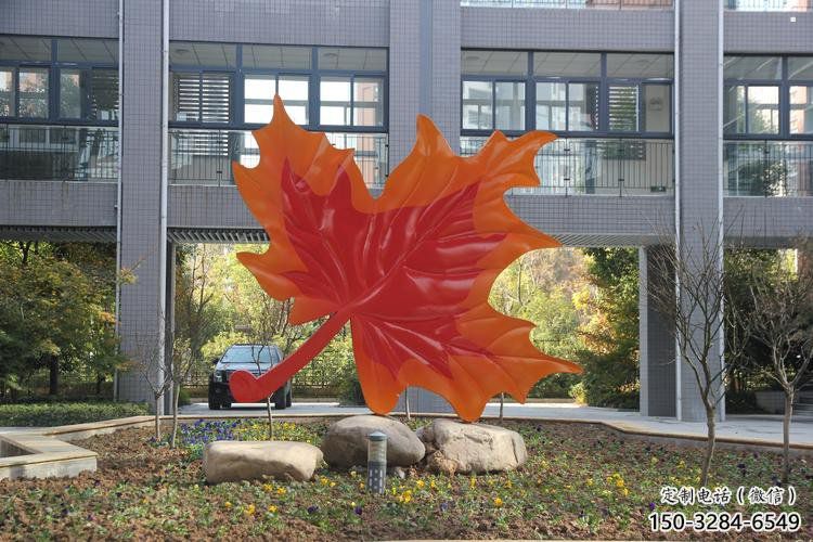 楓葉雕塑優(yōu)選，多彩藝術(shù)，仿真烤漆楓葉雕塑選用