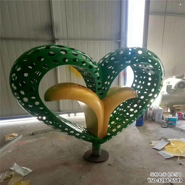 愛(ài)心雕塑批發(fā)，拉絲工藝，園林不銹鋼愛(ài)心雕塑承接