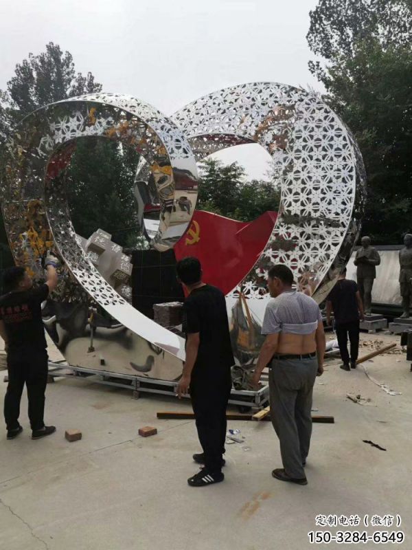 心形雕塑定做，城區(qū)小品，景觀鏡面心形雕塑定價(jià)