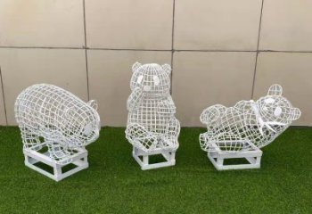 廣場(chǎng)熊貓雕塑優(yōu)價(jià)，鋼管組合，鏤空熊貓雕塑廠家