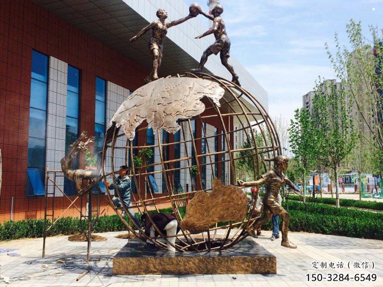 清鎮地球儀雕塑選定，拉絲工藝，地球儀人物雕塑預定