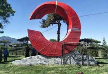 濮陽草地精神堡壘雕塑