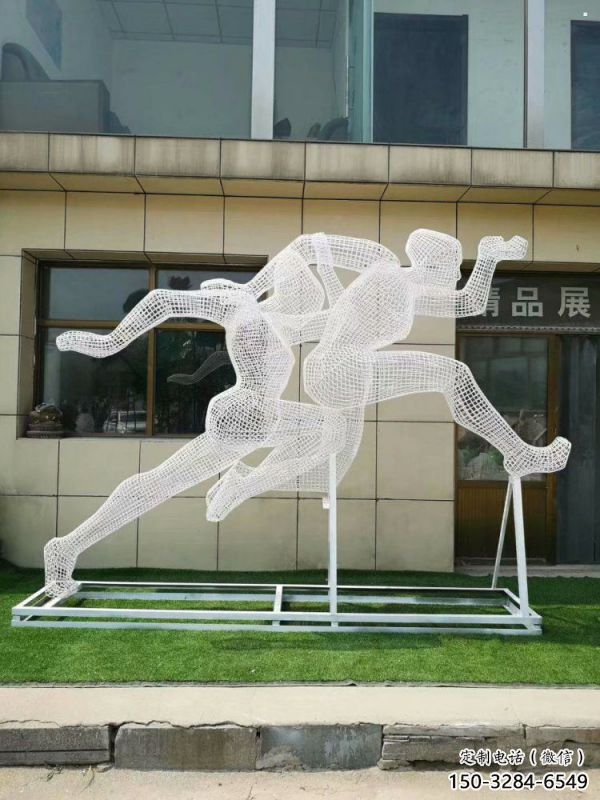 城中鏤空跨欄雕塑制造商，透雕雕塑，鐵藝體育人物雕塑供給