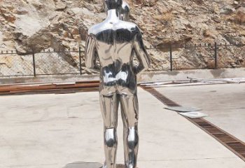 鞍山廣場情侶雕塑