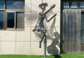 盤錦現(xiàn)代鏤空舞者雕塑承接，歐式風(fēng)格，鐵藝跳舞雕塑精選