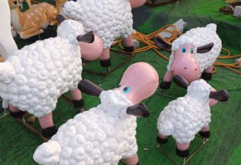 忻州小區(qū)小羊雕塑，彩繪動物雕塑，抽象效果