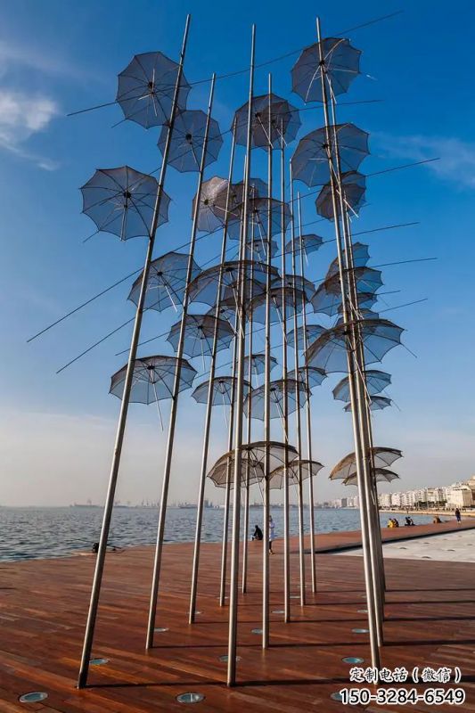 內(nèi)江步行街雨傘雕塑