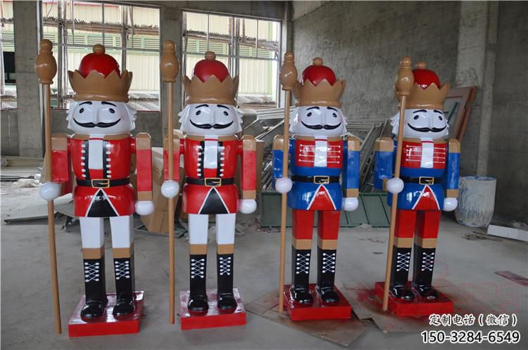 城關(guān)公園撲克雕塑