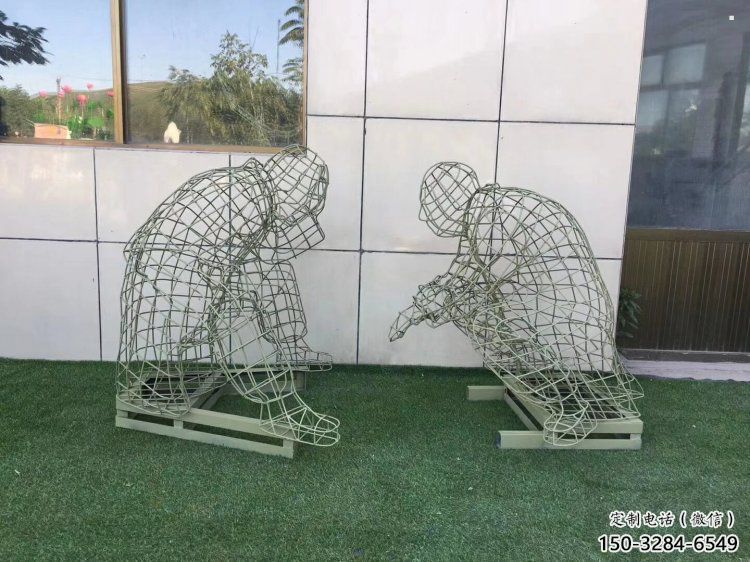 和田鏤空下棋雕塑供需，廣場(chǎng)雕塑，鐵藝民俗人物雕塑選用