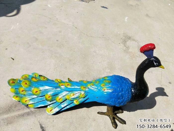 雙橋彩繪孔雀雕塑制作選用，景區(qū)案例，動物美陳雕塑